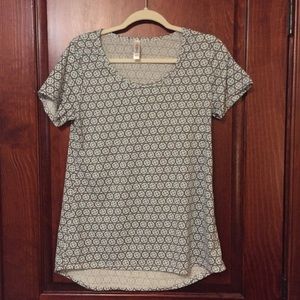 LuLaRoe Classic Tee, Size Small